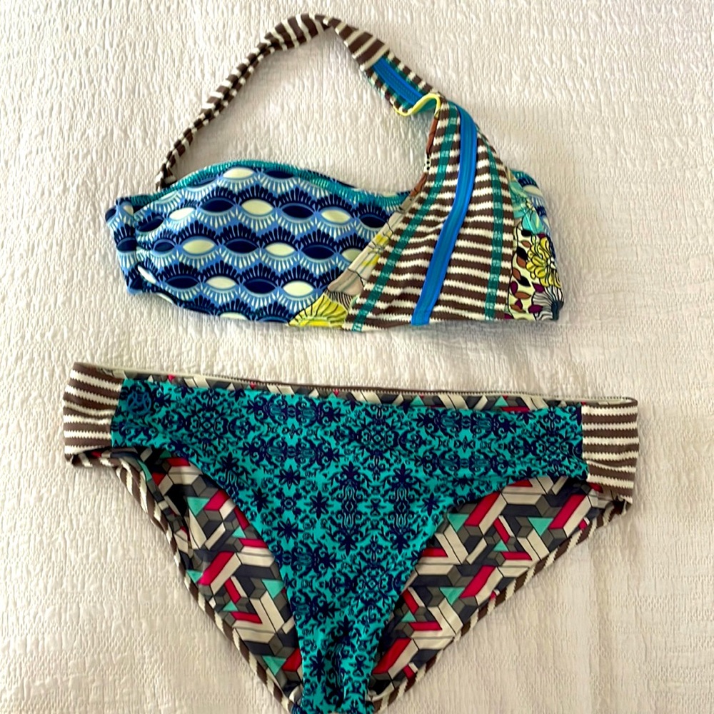 Maaji reversible bikini. Size small.